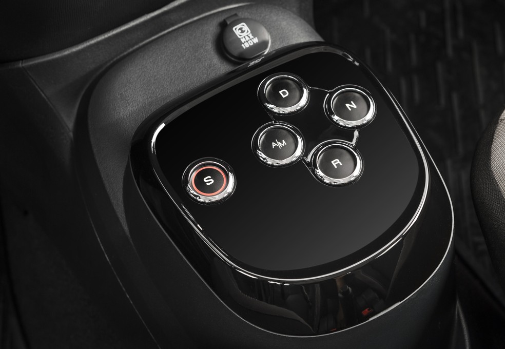 Câmbio do Mobi GSR tem acionamento por botões — Foto: Divulgação/Fiat