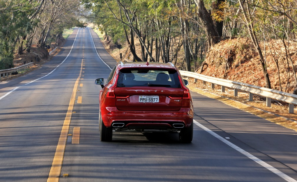 Volvo XC60 — Foto: Divulgação