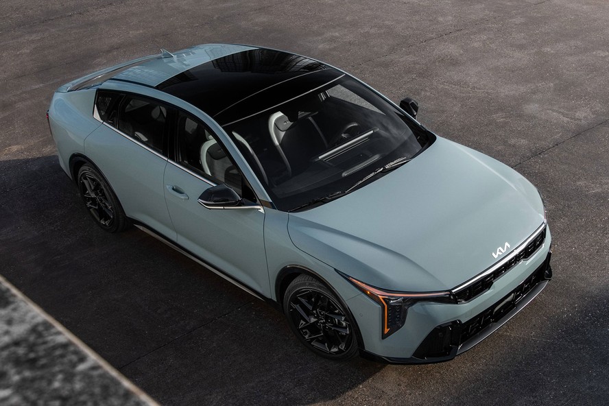 Kia K4, sedã médio que chega ao Brasil em 2025