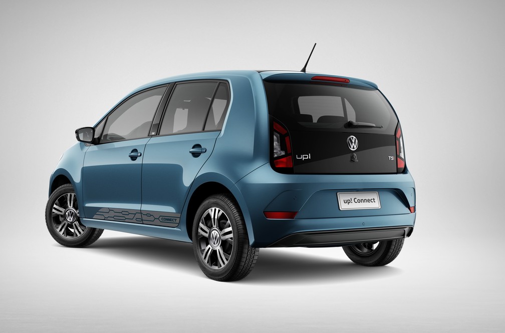 Traseira do Volkswagen Up tem lanternas com nova disposição das luzes e para-choque redesenhado — Foto: Divulgação