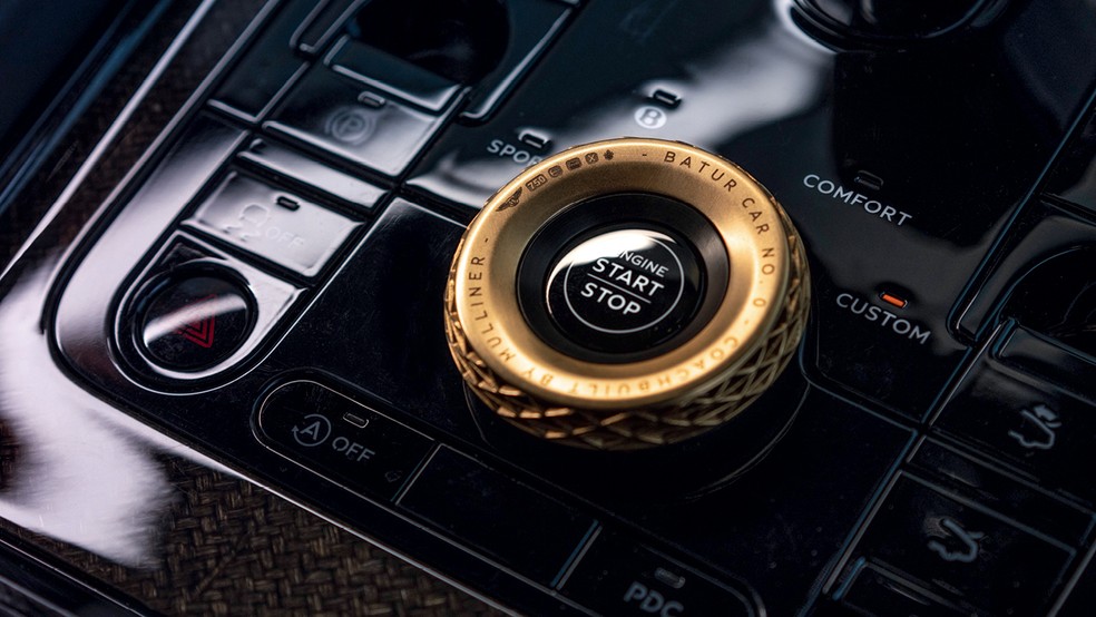 Bentley Batur tem até ouro 18 quilates em alguns acabamentos do interior — Foto: Divulgação