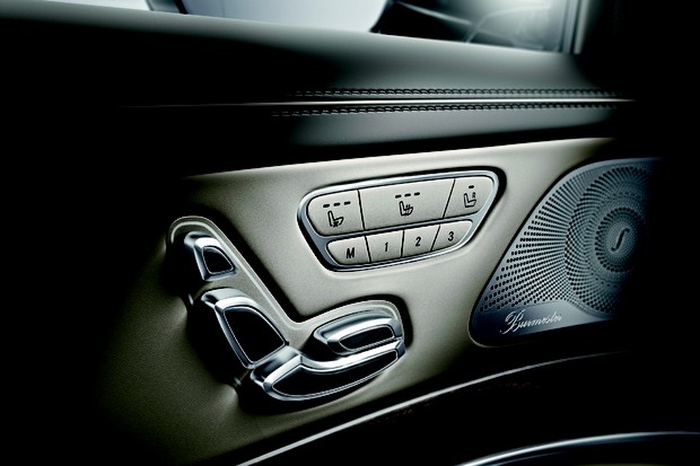 Bancos com ajuste elétrico e memória (Foto: divulgação) — Foto: Auto Esporte