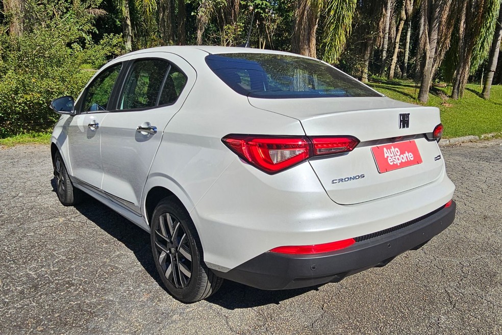 Reestilização de meia-vida do Cronos 2026 mudou pouco a traseira do sedã  — Foto: Lucas Moraes/Auto News Brasil