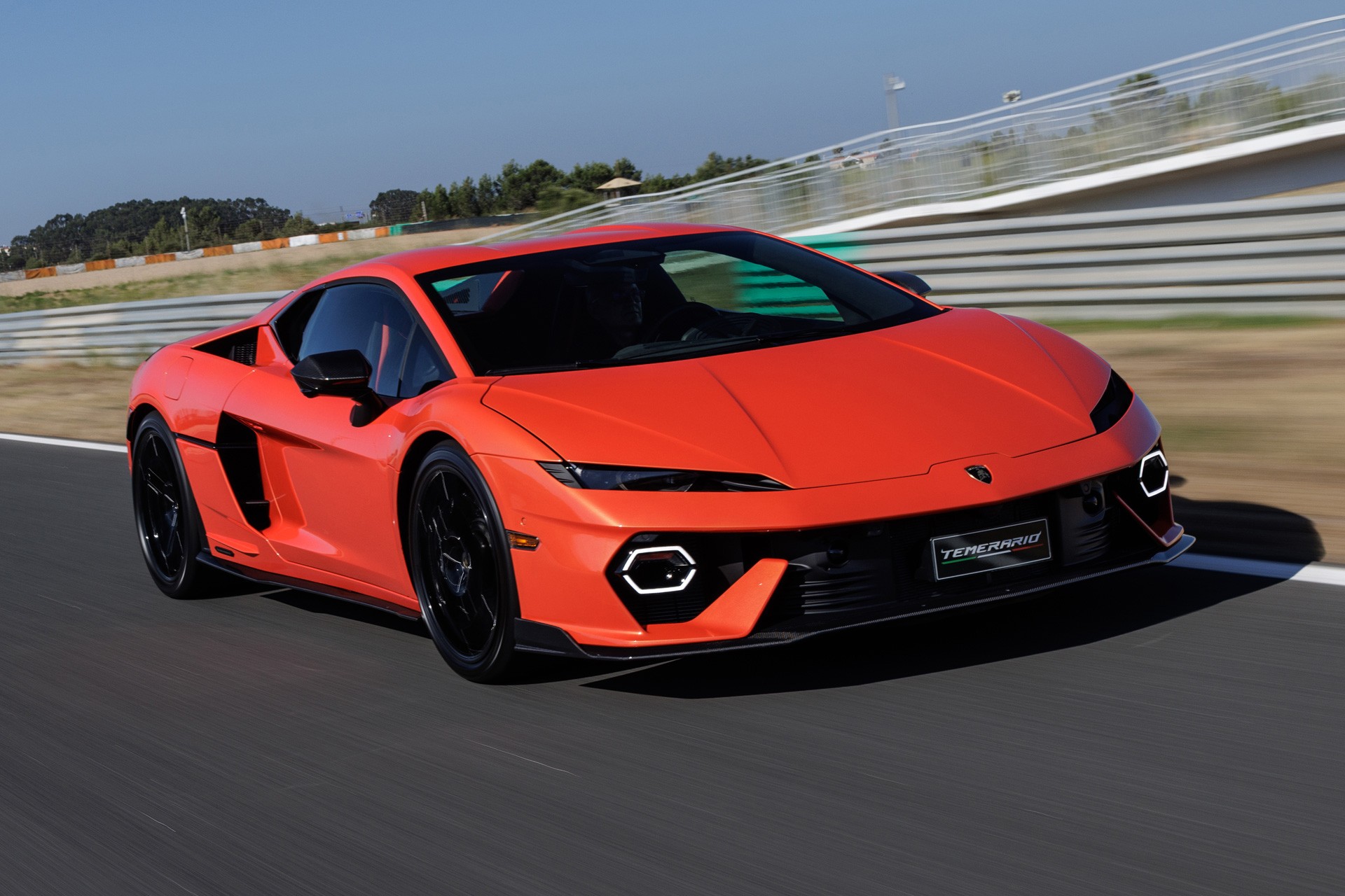 Teste: Lamborghini Temerario troca V10 por V8 híbrido para seguir existindo