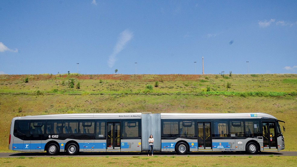 Modelo é bem mais econômico de operar do que um biarticulado — Foto: André Schaun