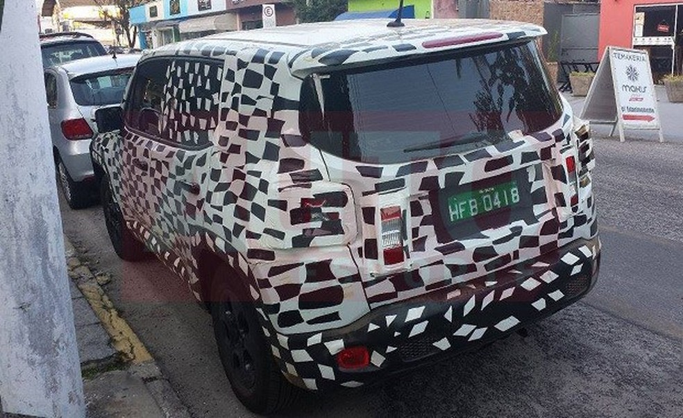 Jeep Renegade flagrado no Brasil (Foto: Rodolfo Perez Luiz/Auto News Brasil) — Foto: Auto Esporte