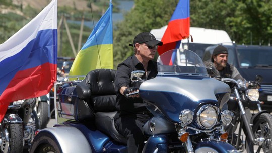 Harley-Davidson suspende operações na Rússia, mesmo que Putin seja fã da marca Harley-Davidson suspende operações na Rússia, mesmo que Putin seja fã da marca
