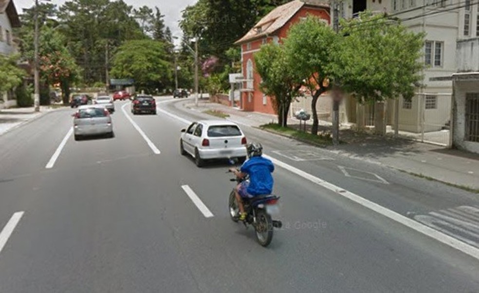 Motoqueiro é flagrado pelo Google Maps (Foto: Reprodução) — Foto: Auto Esporte