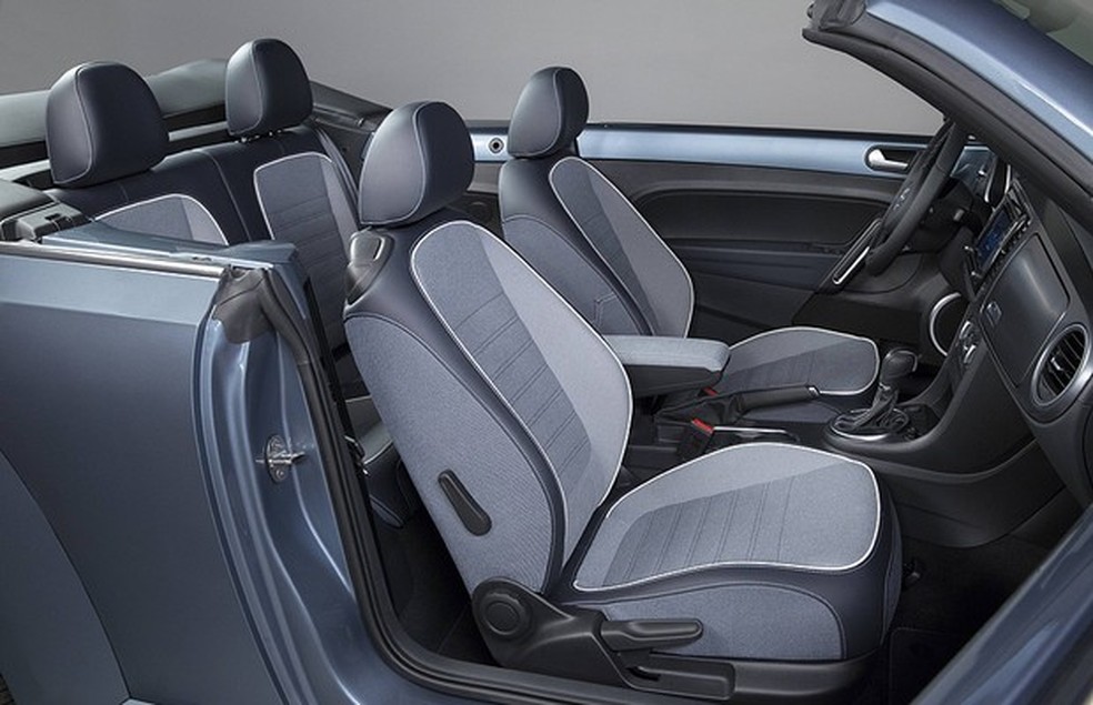 Volkswagen Beetle Denim 2016 (Foto: Divulgação) — Foto: Auto Esporte
