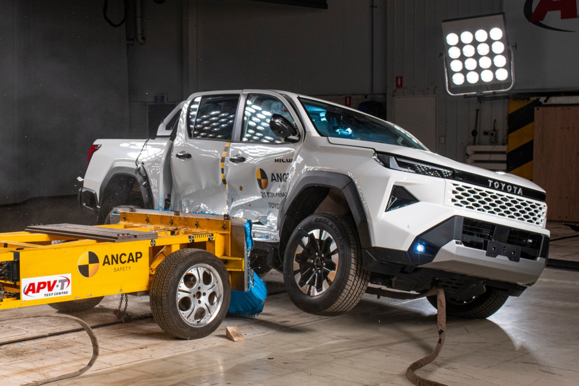 Nova Toyota Hilux alcança nota máxima em teste de segurança