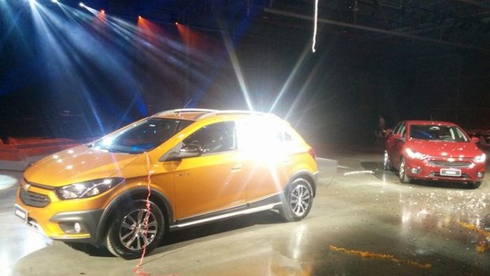 Chevrolet Onix e Prisma reestilizados são oficialmente apresentados