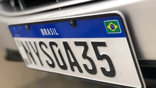 Site promete rastrear placa de qualquer carro e gera suspeita