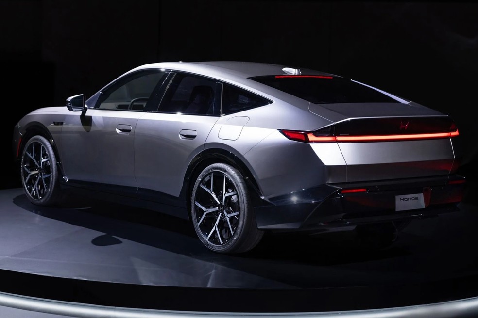 Design promete romper totalmente com o Civic atual, especialmente na traseira — Foto: Divulgação