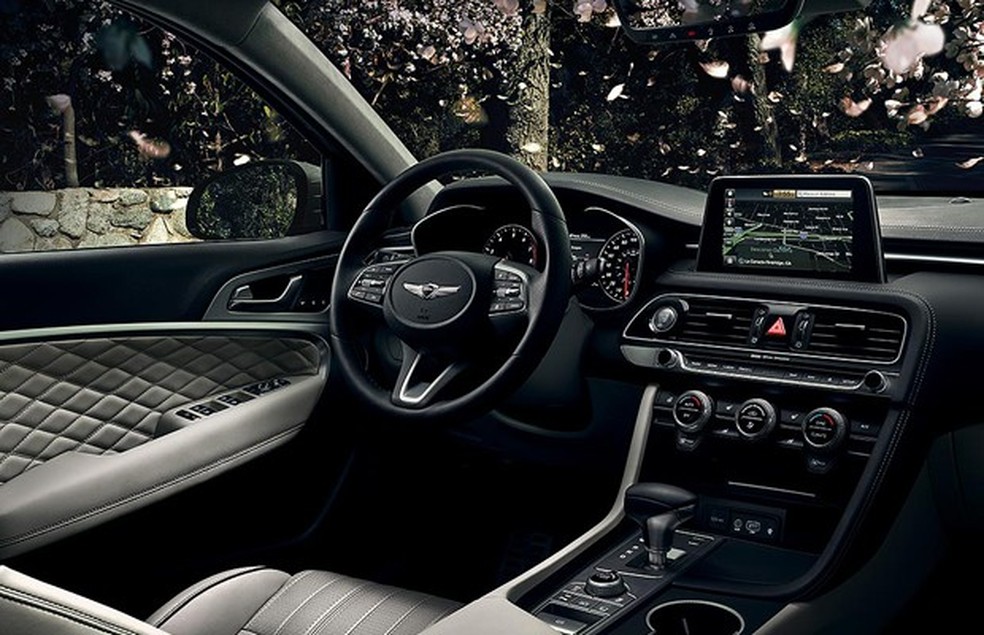 Interior do Genesis G70 conta com couro de alta qualidade (Foto: Divulgação) — Foto: Auto Esporte