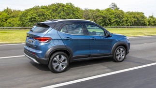 Fiat Pulse T200 Hybrid 2025 - traseira dinâmica — Foto: Divulgação