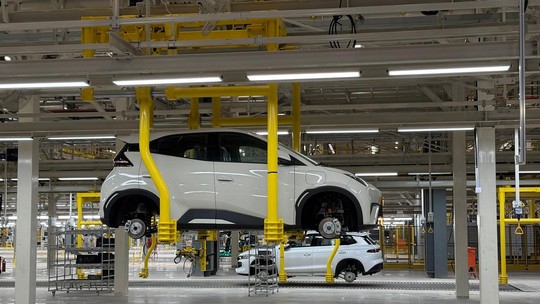 BYD começa a montar o primeiro carro elétrico em série no Brasil