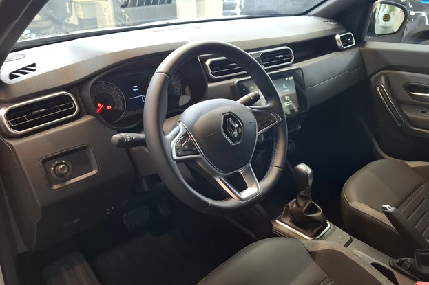 Renault Duster Intense Plus 2025 - painel