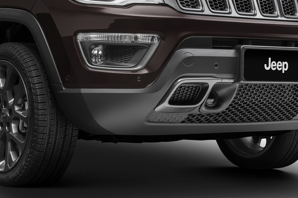 O radar do controlador de velocidade adaptativo fica aparente na parte inferior do para-choque (Foto: Divulgação) — Foto: Auto Esporte