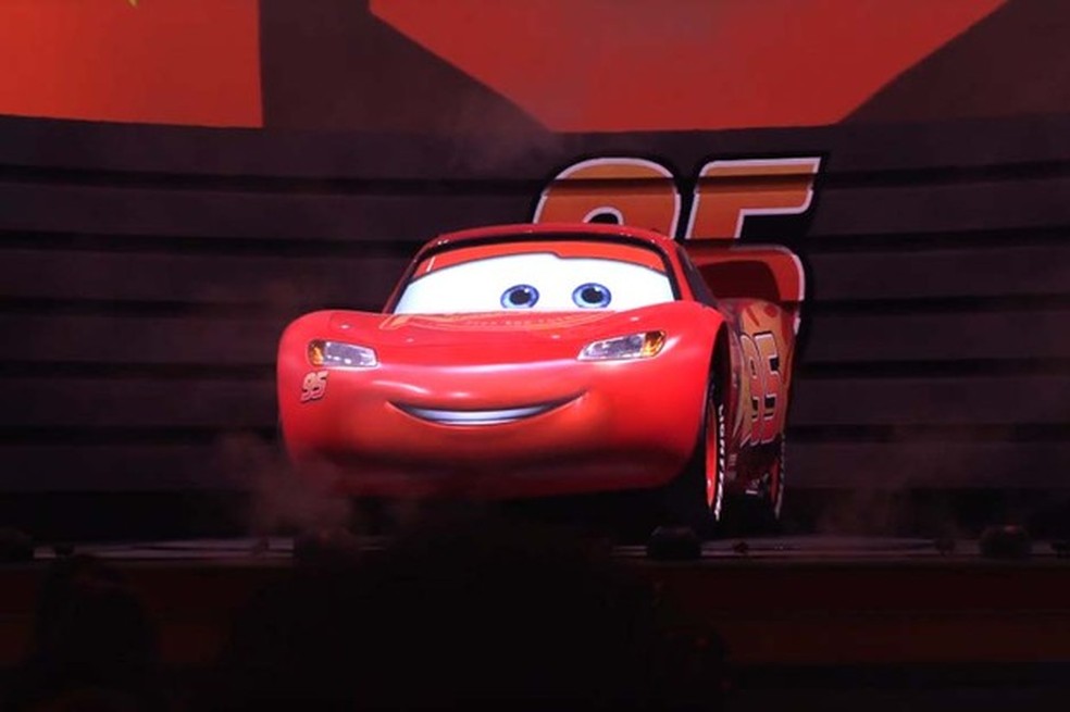 Disney carros de corrida carro vermelho relâmpago mcqueen 1000 pçs