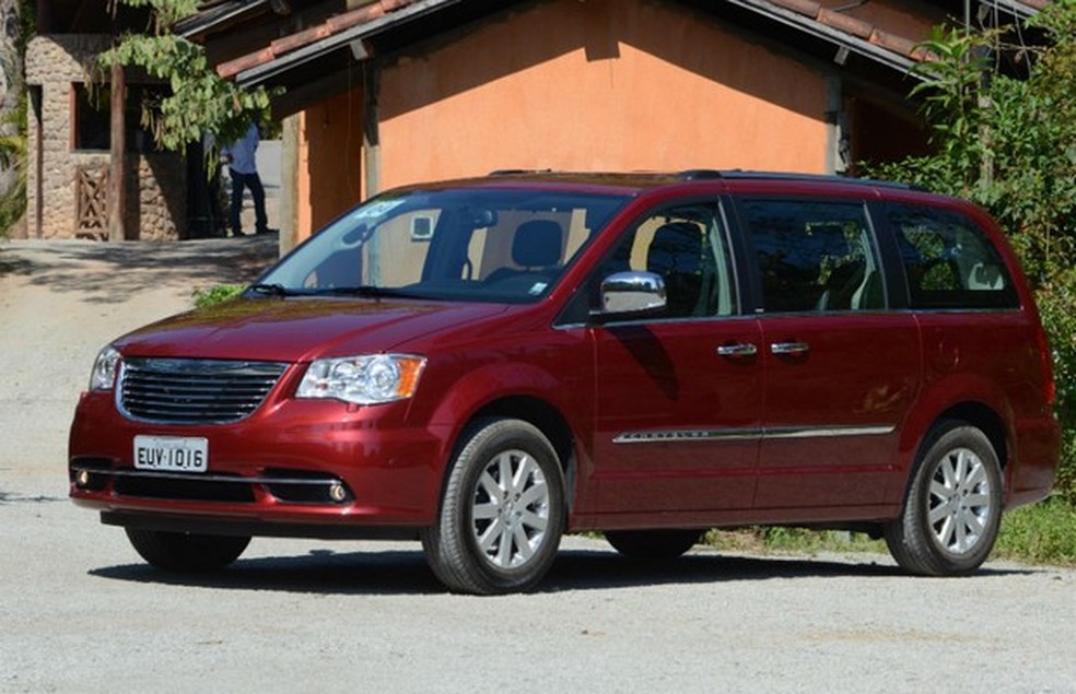 Chrysler Town & Country (Foto: Ricardo Rollo) — Foto: Auto Esporte