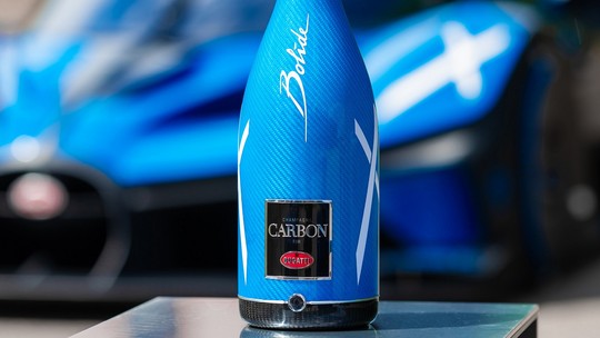 Bugatti lança champanhe com garrafa de fibra de carbono inspirada em carro de R$ 25 milhões