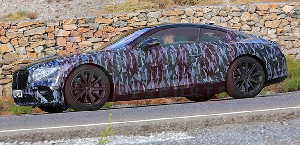 Bentley Continental GT flagrado em testes (Foto: Automedia) — Foto: Auto Esporte