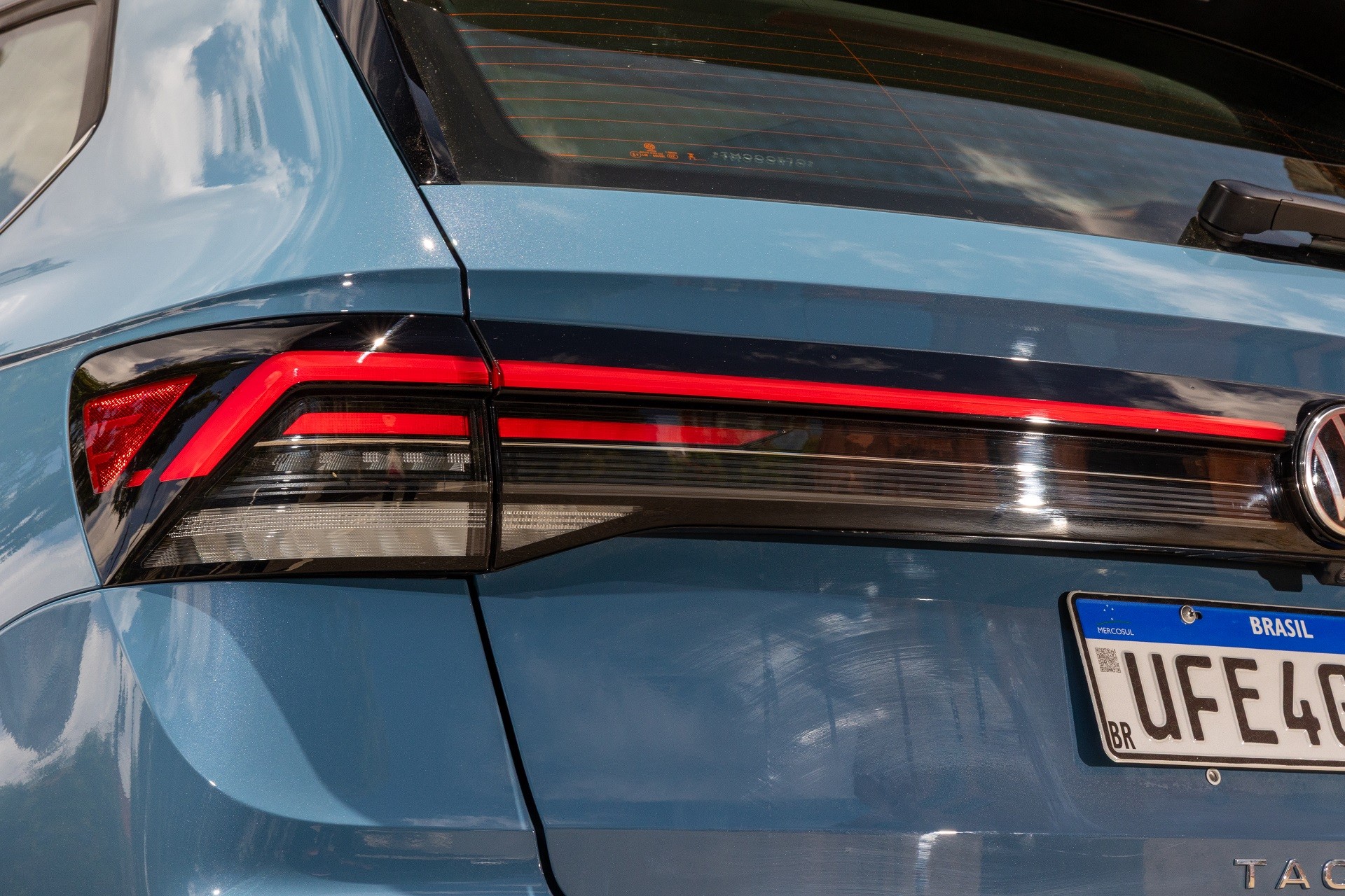Lâmpada de LED para farol de carro acesa