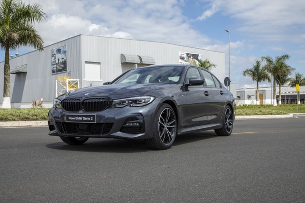 BMW Série 3 Edição especial comemora os 5 anos de produção nacional do modelo (Foto: Divulgação) — Foto: Auto Esporte
