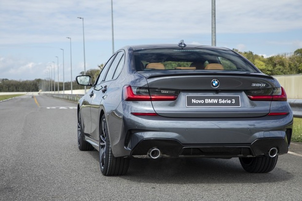 BMW Série 3 Edição especial é baseado sobre o 320i (Foto: Divulgação) — Foto: Auto Esporte
