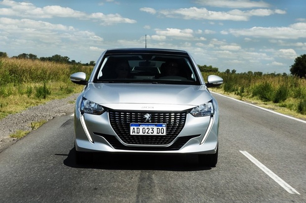 O novo 208 poderá receber frenagem autônoma de emergência e outros itens de segurança (Foto: Divulgação ) — Foto: Auto Esporte