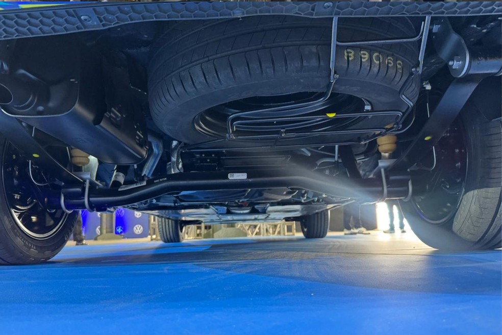 Estepe pode ficar alocado dentro ou fora do veículo, desde que não interfira na acomodação de motorista e passageiros e na segurança dos ocupantes  &mdash; Foto: Vitória Drehmer/Autoesporte