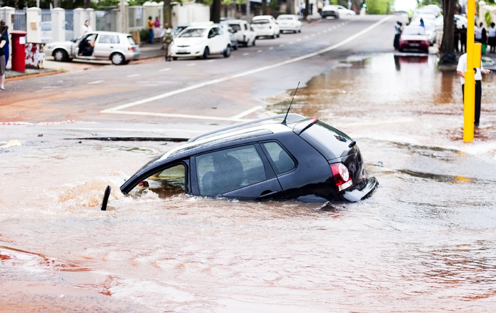 Algumas modalidades de seguro já fazem a apólice sem coberturas como danos naturais — Foto: Getty Images 