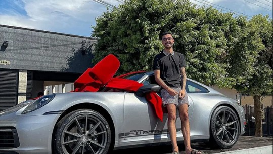 Luan Pereira canta sobre picapes, mas Porsche de R$ 1 milhão é o seu xodó
