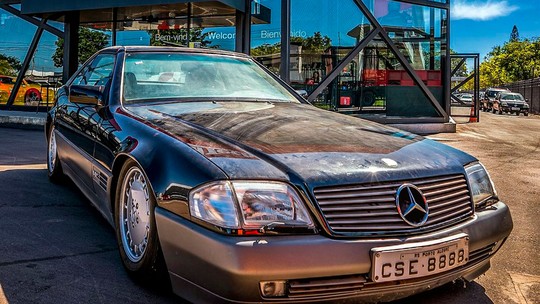 Mercedes raro que foi de Ayrton Senna é inundado por enchentes no RS