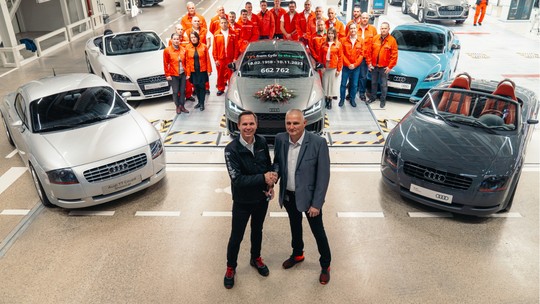 Audi TT sai de linha depois de 25 anos no mercado e quase 700 mil unidades vendidas