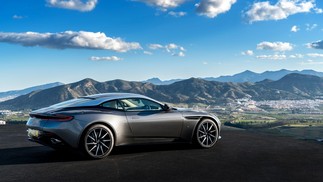 Aston Martin DB11