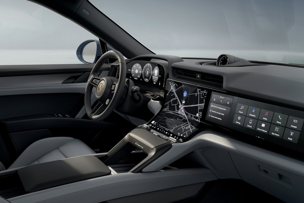 Novo Porsche Cayenne Electric S faz uso massivo de telas — Foto: Divulgação