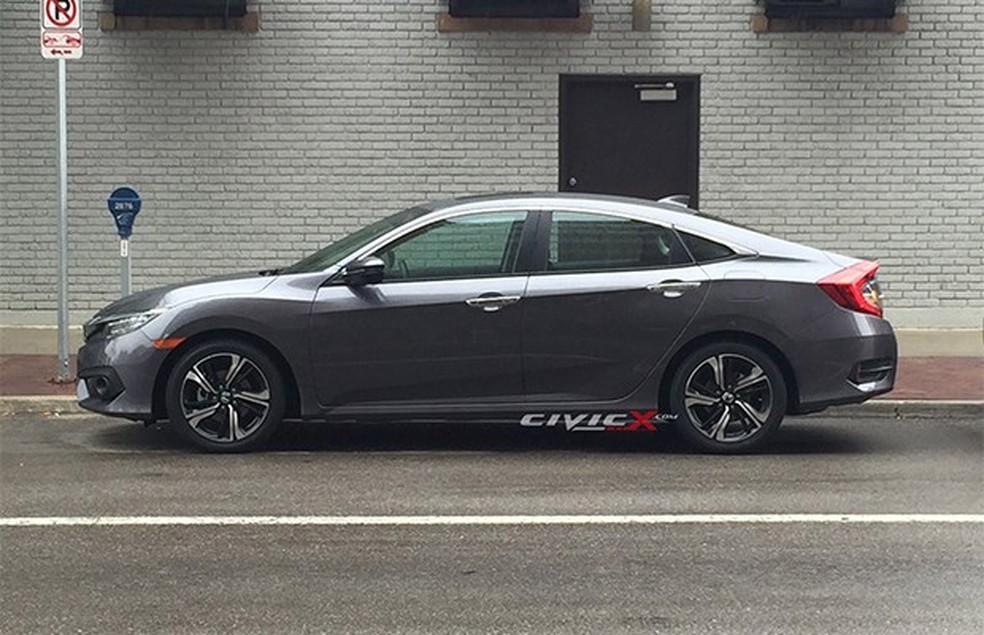 Perfil do novo Honda Civic tem jeito de cupê fastback (Foto: Reprodução) — Foto: Auto Esporte
