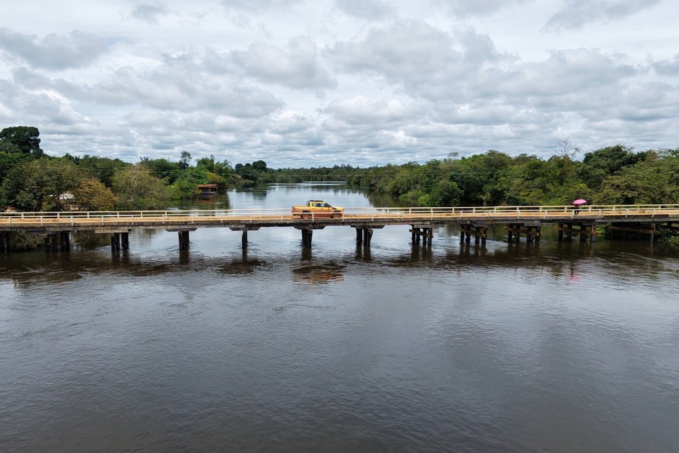 BR-319 enfrenta problemas na pavimentação porque passa no meio da Floresta Amazônica  — Foto: Murilo Góes/Autoesporte