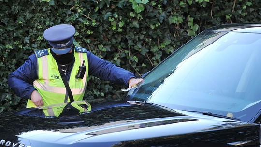 Cristiano Ronaldo é multado por parar Range Rover em local proibido durante almoço com companheiros de United