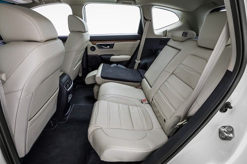 Cabine recebe cinco adultos com folga e muito conforto (Foto: Divulgação) — Foto: Auto Esporte