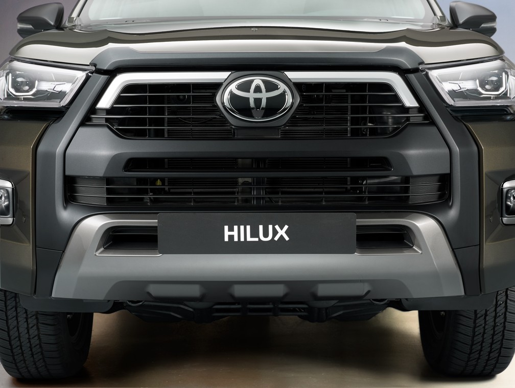 Dianteira da Toyota Hilux ganhou novo desenho — Foto: Divulgação