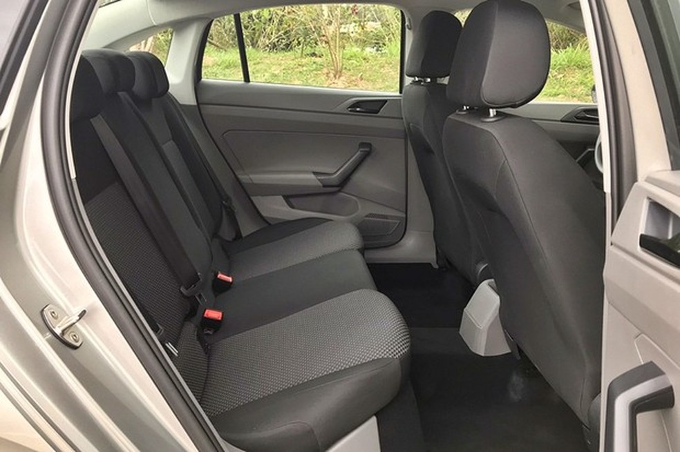 Banco traseiro não conta com difusores do ar (Foto: Diogo de Oliveira/Auto News Brasil) — Foto: Auto Esporte