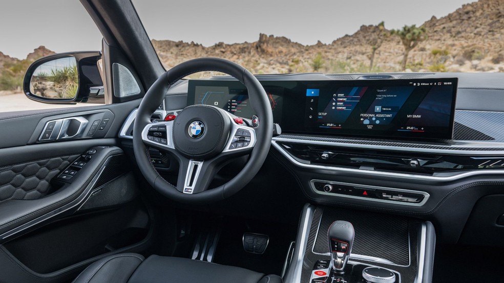 BMW X5 M e X6 M recebem a tela dupla já presente em iX3, iX e Série 3 — Foto: Divulgação