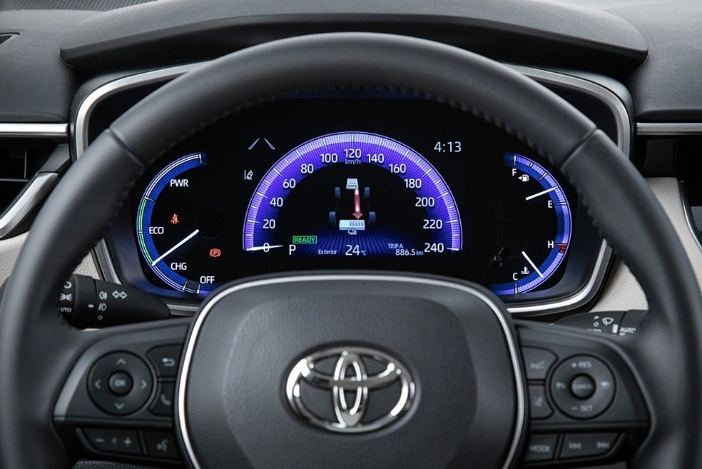Quadro de instrumentos da versão Altis é digital e configurável (Foto: Divulgação) — Foto: Auto Esporte