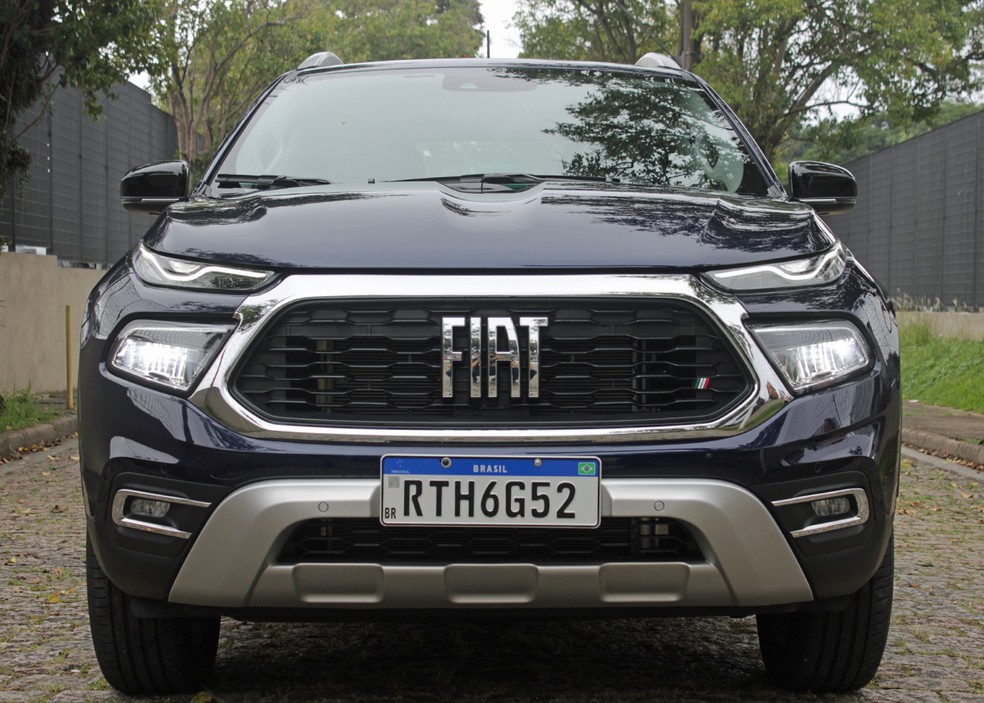 Fiat Toro Volcano com pacote Chrome Edition — Foto: André Paixão/Auto News Brasil