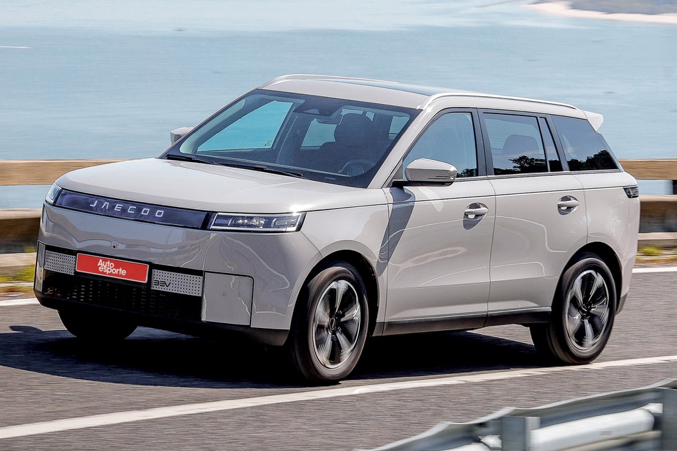 Jaecoo 5 tem design bastante similar ao Ranger Rover com faróis unidos  — Foto: Divulgação