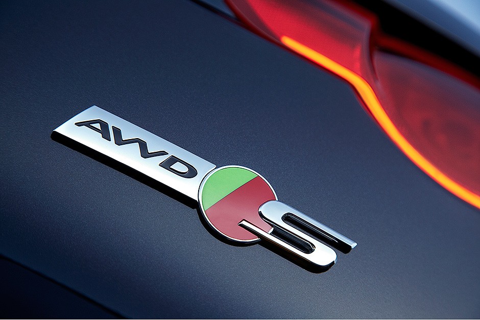 Jaguar F-Type R AWD