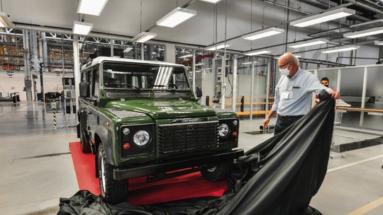 Fábrica da Land Rover no Brasil vai restaurar carros antigos
