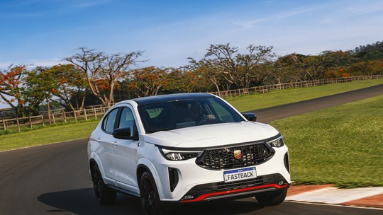 Fiat Pulse e Fastback 2025: versões híbridas devem ficar para ano que vem